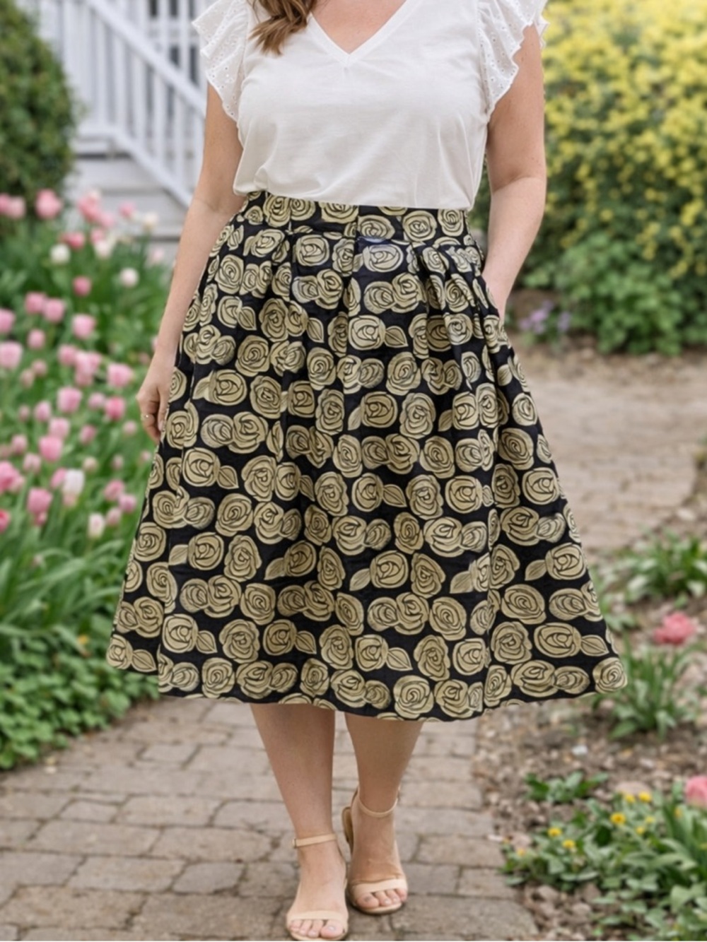 Floral Skirt • Size 14 • Black Gold Cream • WHO WHAT WEAR